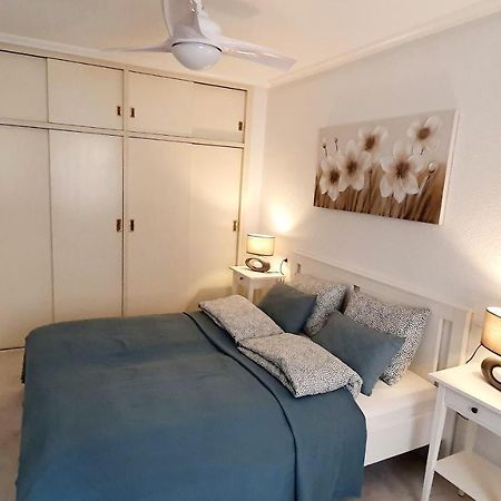 Apartments On The Beach In Torrevieja Exterior photo