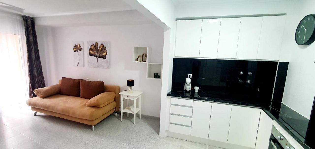 Apartments On The Beach In Torrevieja Exterior photo