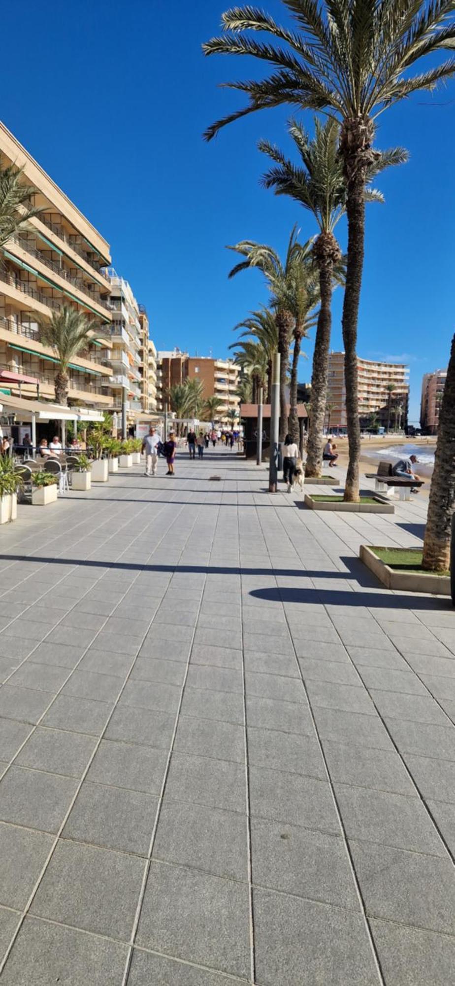 Apartments On The Beach In Torrevieja Exterior photo